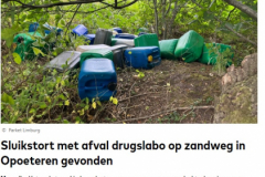 Het Belang Van Limburg - 8 Juli 2022 - Sluikstort met afval drugslabo op zandweg in Opoeteren gevonden